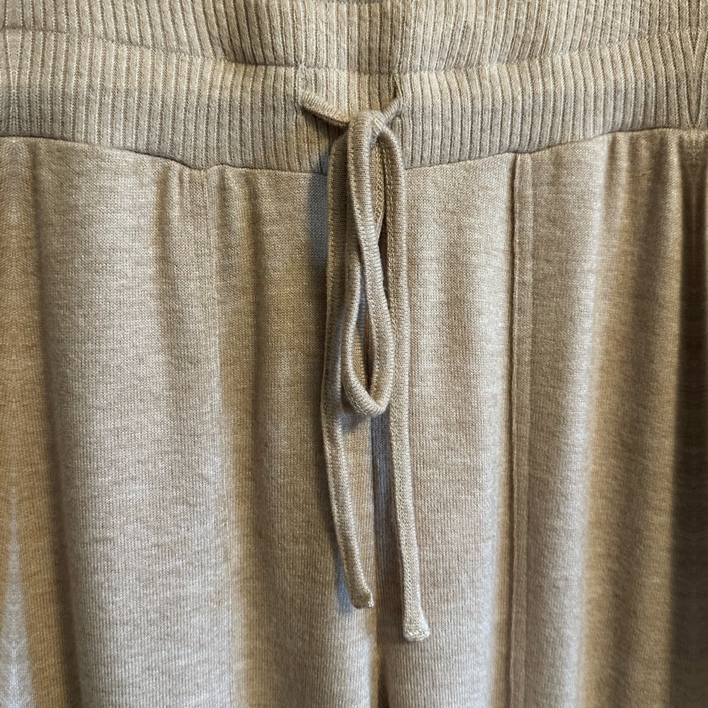 NEW L*Space Sleeping In High Rise Full Length Pant Sweatpants Oat Cream Women’s - Picture 4 of 9